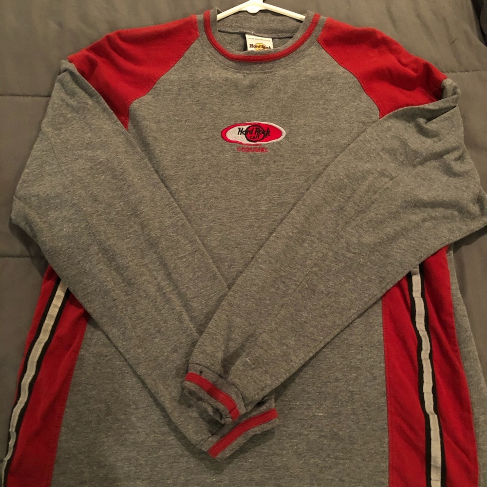 Women’s long sleeve T-shirt